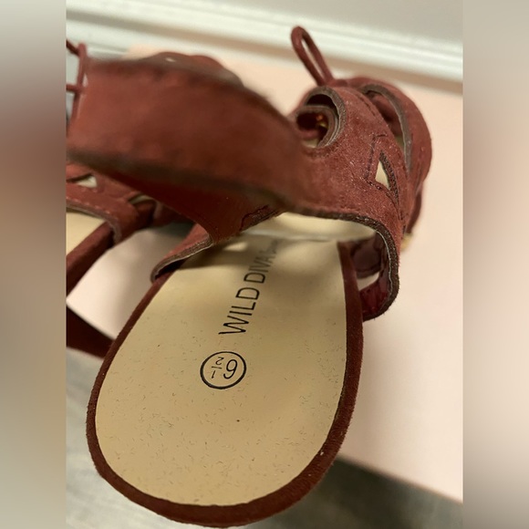 Burgandy Wild Diva strapped heels - Picture 3 of 4